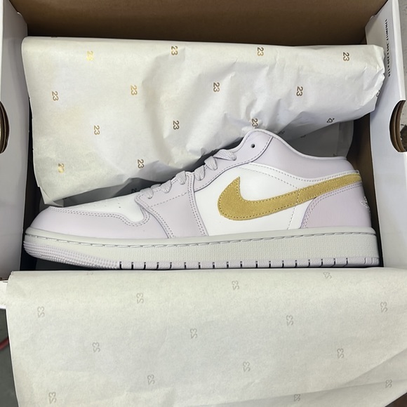 Jordan 1 Lows - Picture 6 of 7